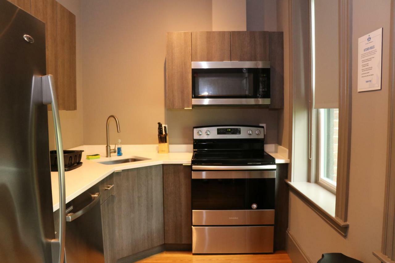 A Stylish Stay W/ A Queen Bed, Heated Floors.. #36 Brookline Esterno foto